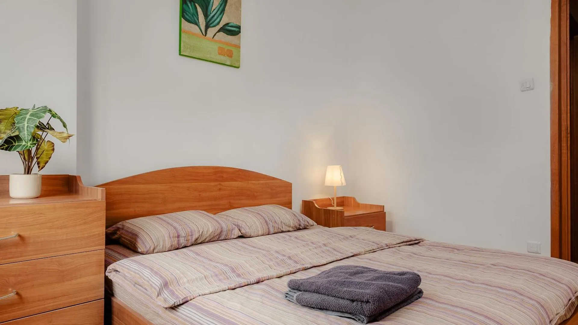 Old Town Chic 1 Bedroom W Self Check In Bucharest 0*,  Romania