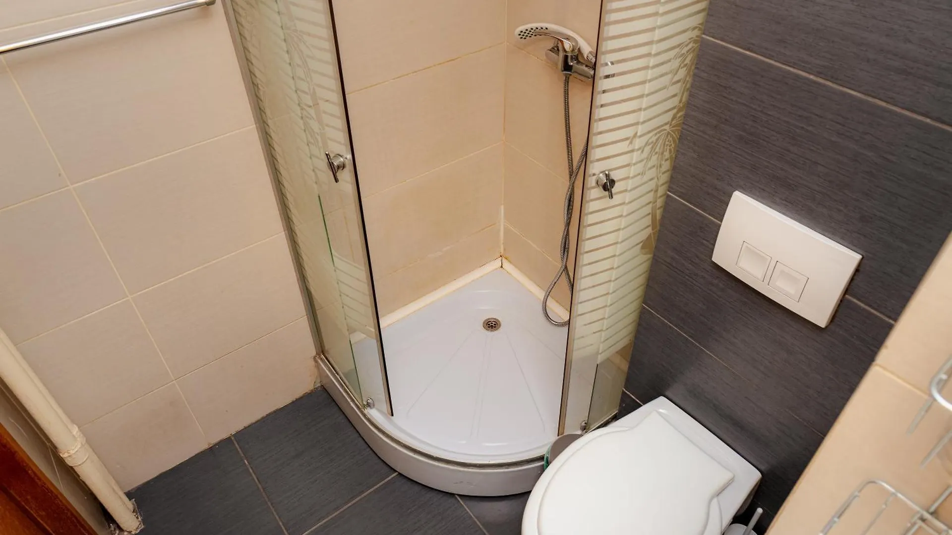 Old Town Chic 1 Bedroom W Self Check In Bucharest 0*,  Romania